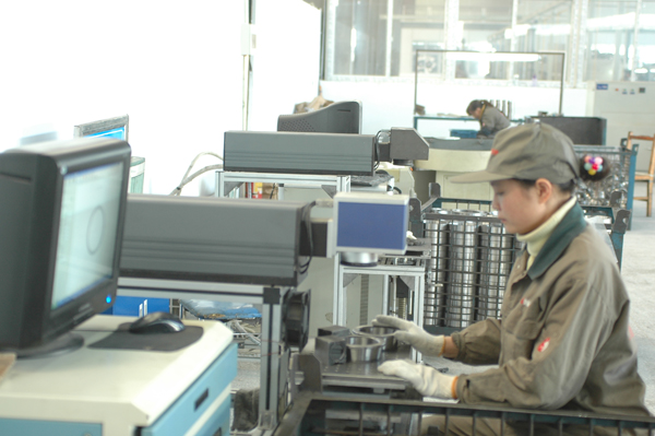 激(ji)光打标機(ji)-鷹牌軸承(cheng)